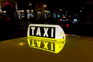 jak wybrać dobrą korporację taksówkarską